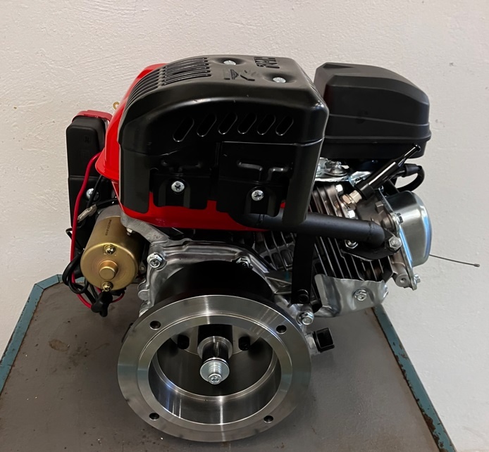 MF-70 sekačka /čtyřtakt. motor 7 PS s ručním + el. starterem