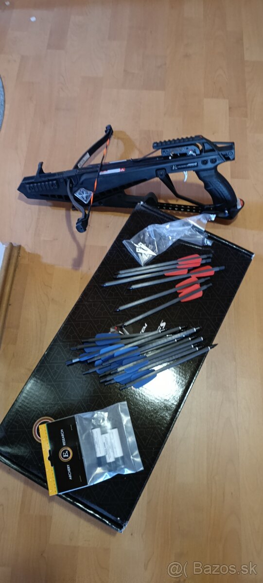 EK ARCHERY COBRA SYSTEM R9 pištoľová kuša