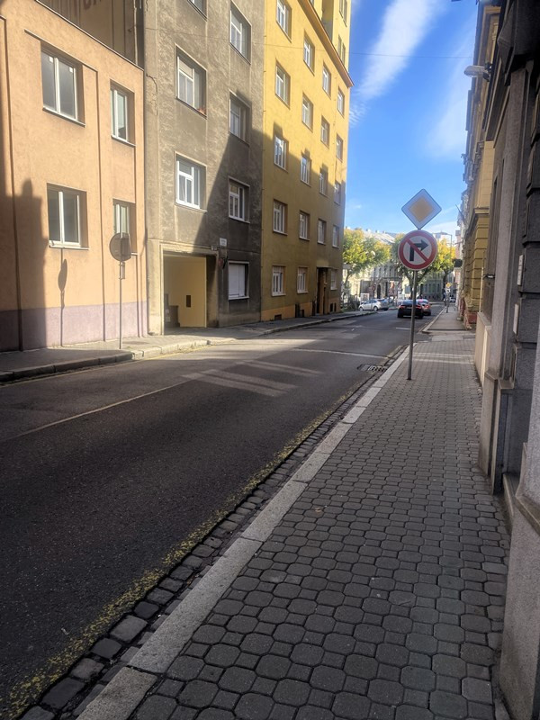 Na prenájom 1 izbový byt  BA- Staré mesto