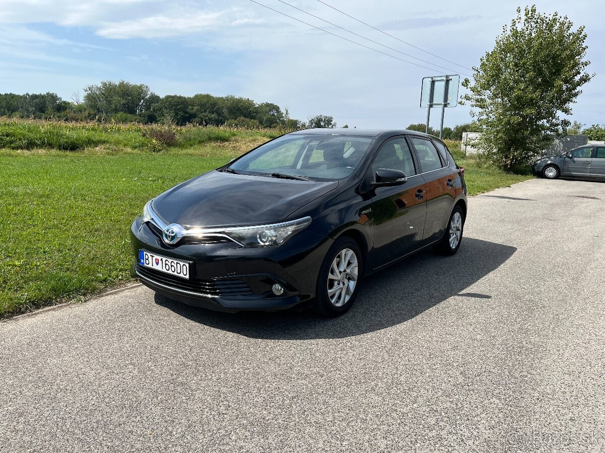 Toyota Auris 1,8 hybrid, r.v. 2016