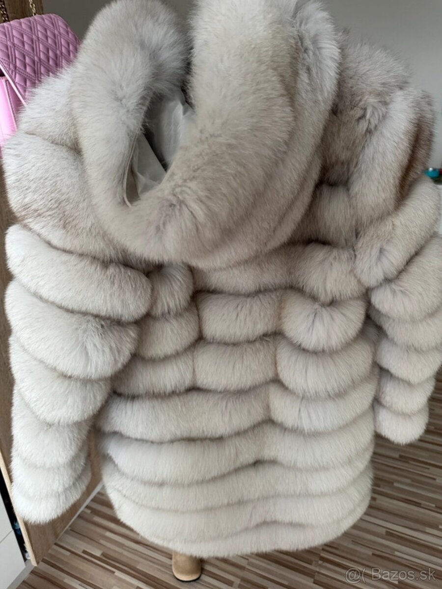 Nádherný luxusný kožuch z líšky