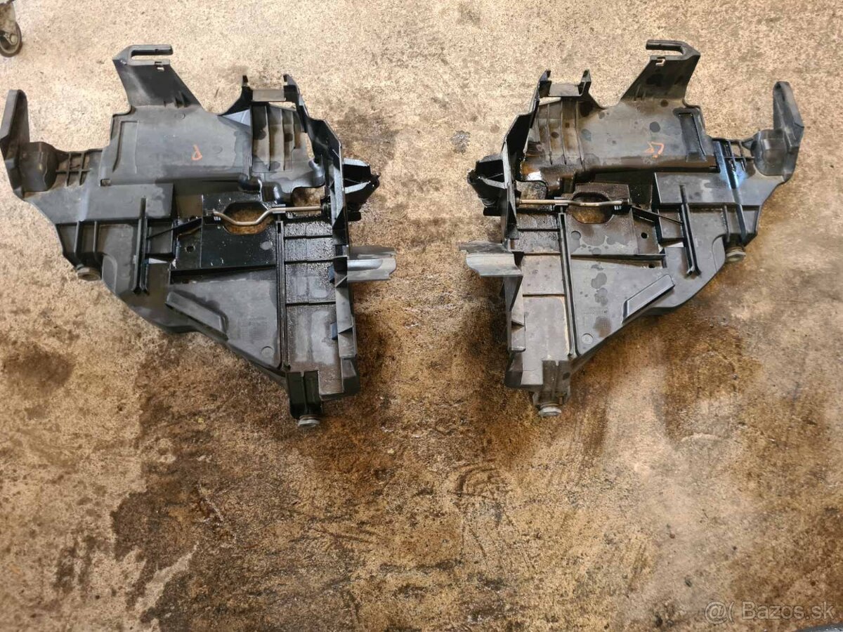 Držiak svetla VW Touareg