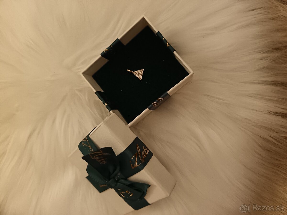 Zlatý prívesok 9k plus zirkóni