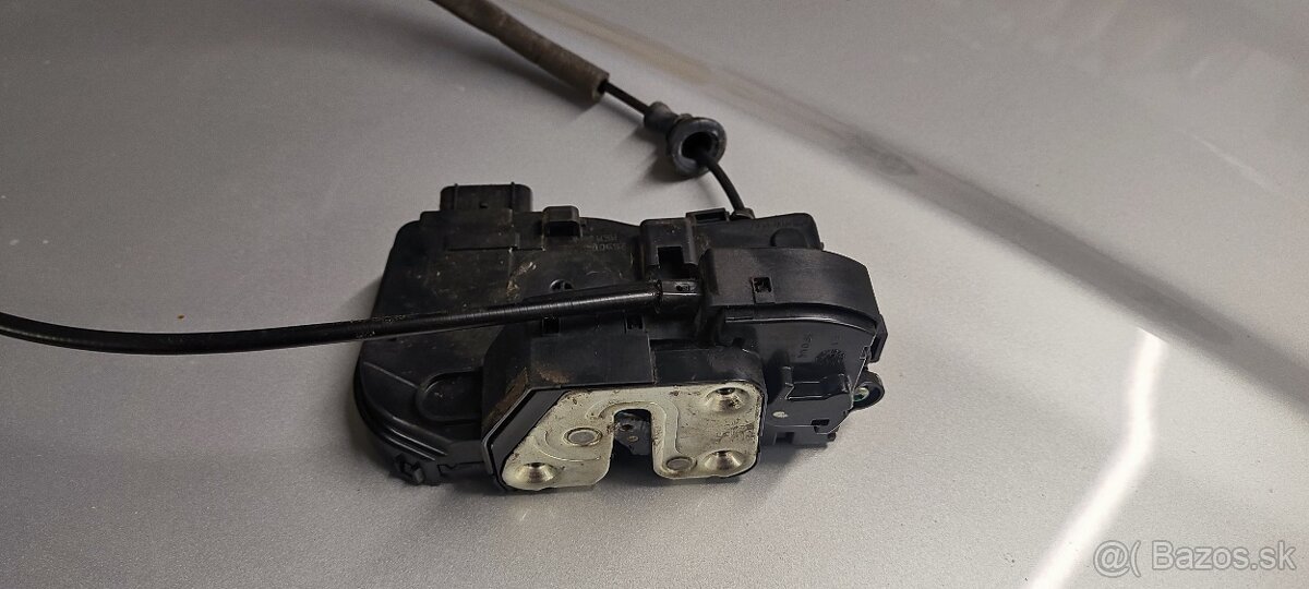 Hyundai ix20 pravý predný zámok