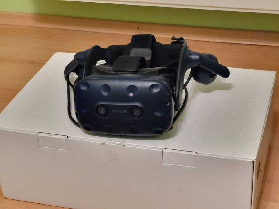 HTC Vive Pro Full Kit + príslušenstvo