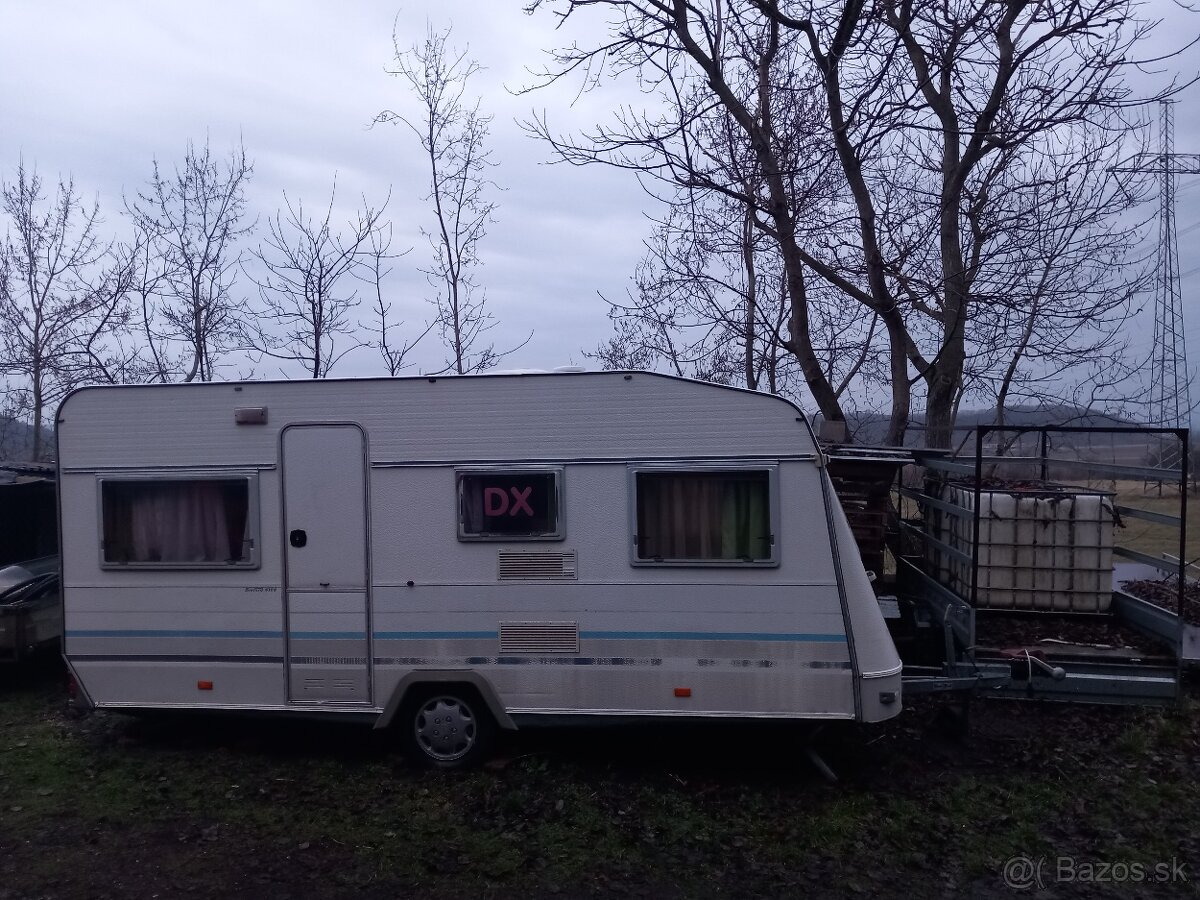 Predam karavan KNAUS AZUR 450 TU