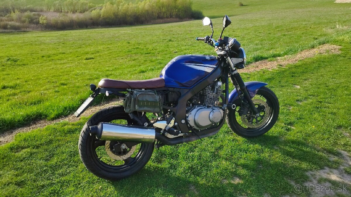 Suzuki GS 500 "cafe racer"