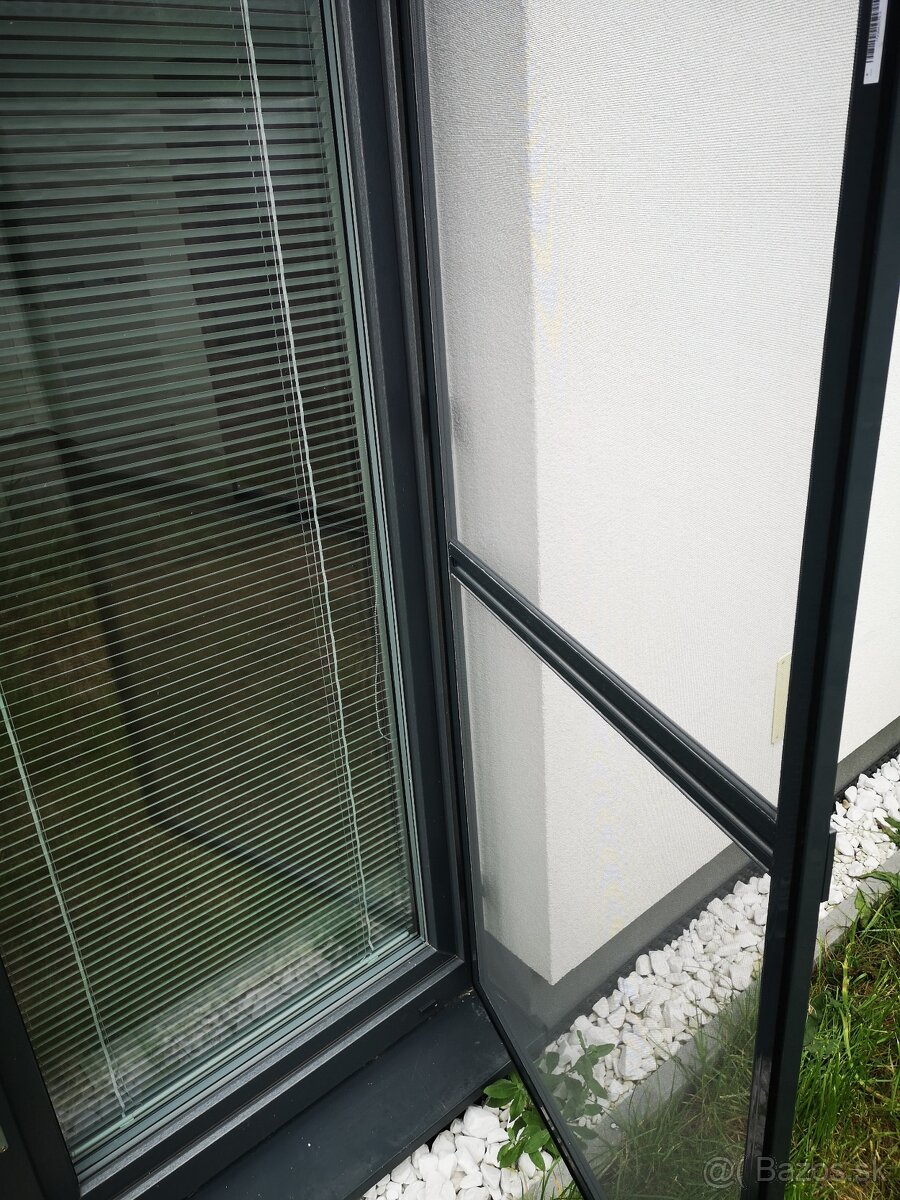 INTERIÉROVÉ ŽALÚZIE A SIEŤKY ROTI HMYZU AJ S MONTÁŽOU