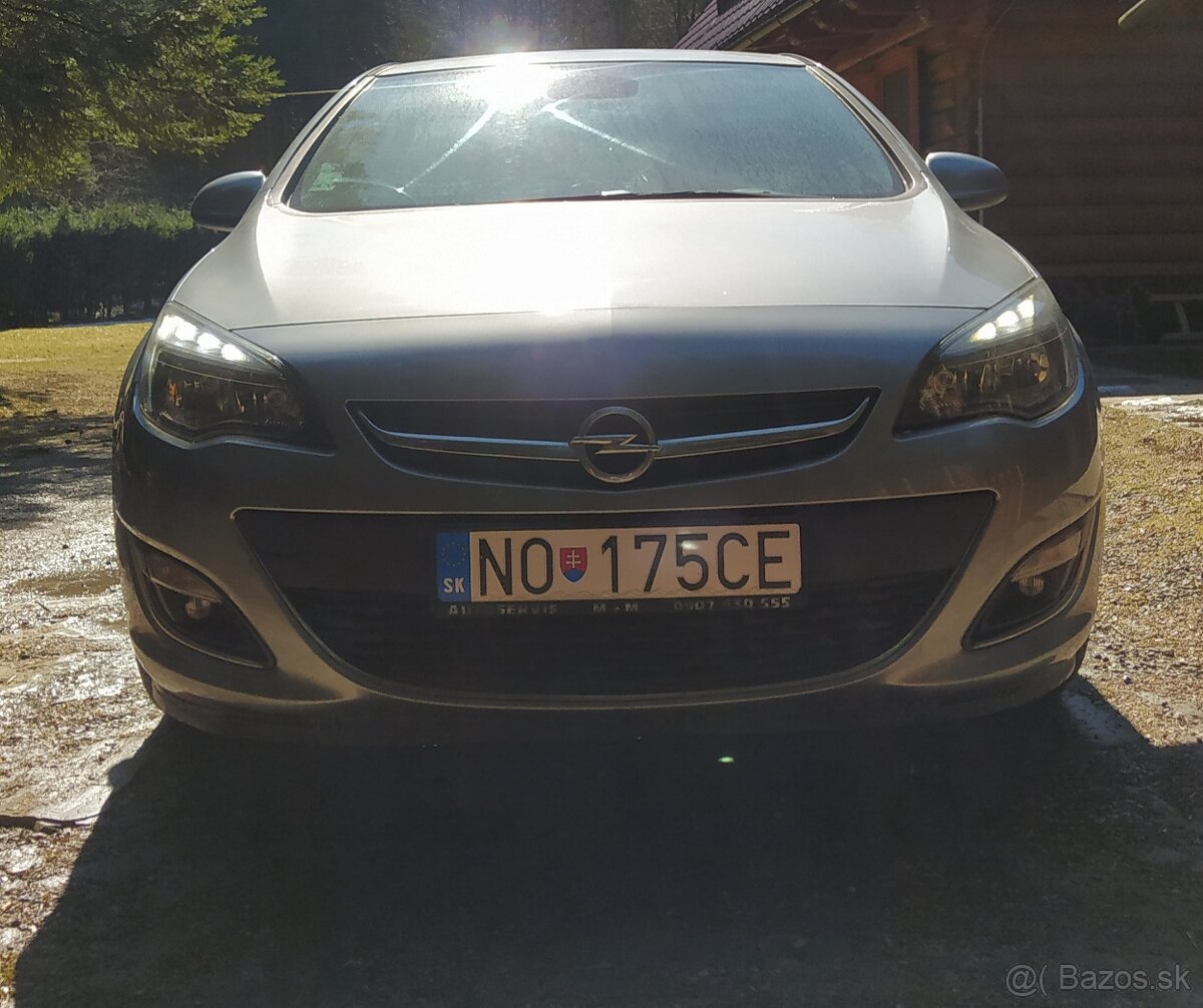 Predám Opel Astra J 12/2013