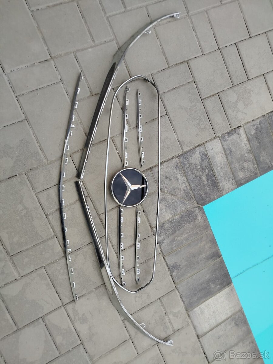 Chrom lišty maska a znak Mercedes E W213 lift
