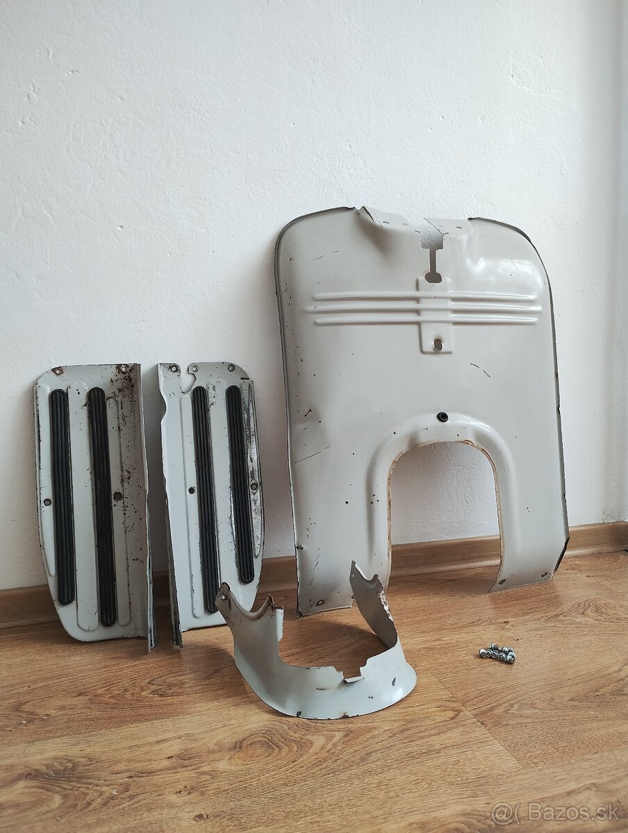 Predám reumaplechy na jawa 50 v pôvodnej farbe + riadidlá