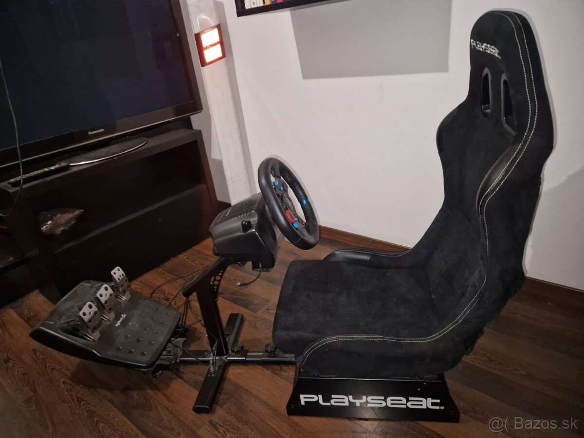 Playseat Evolution Alcantara + Logitech G29(s pedálmi) + Hry