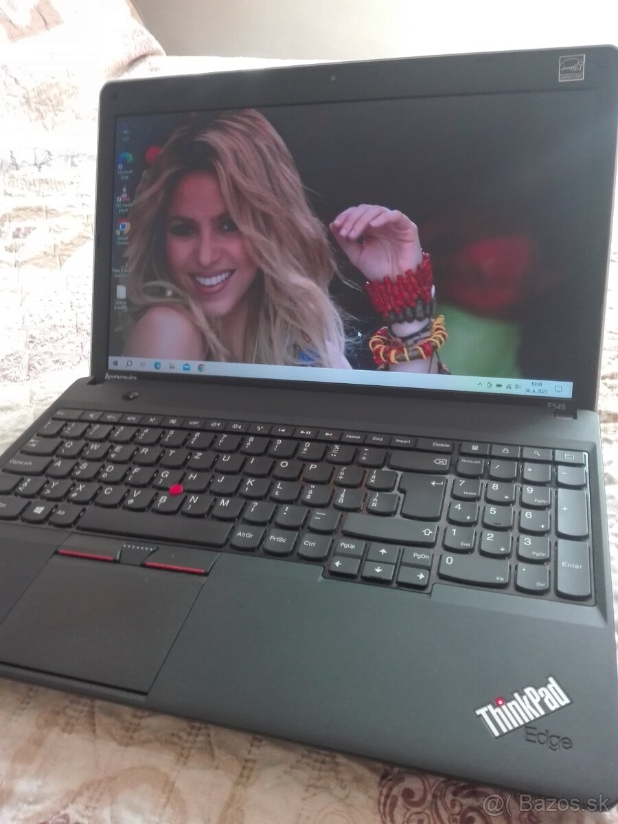 Lenovo. Intel. 15,6" HD+. 500 GB . 8 GB RAM. nVidia 6GB.