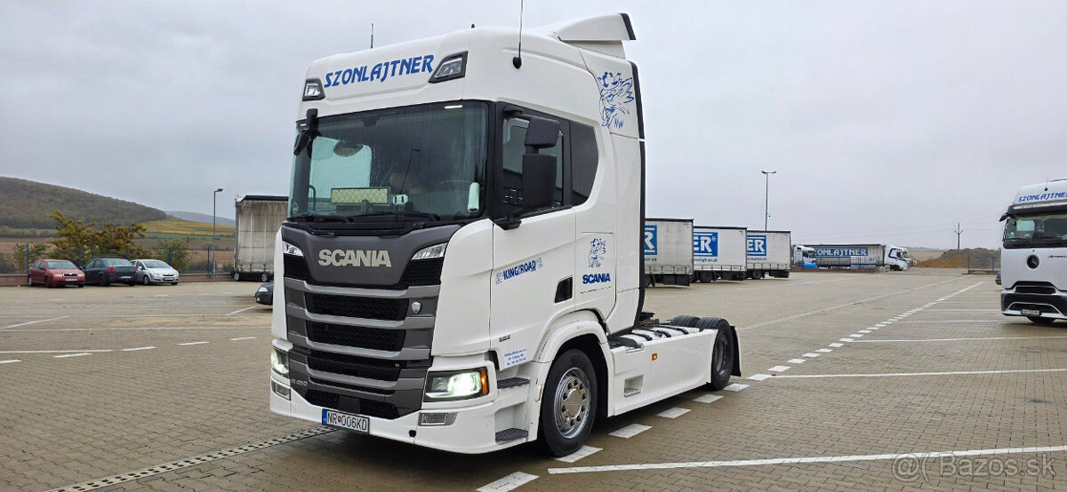 SCANIA R450 Mega