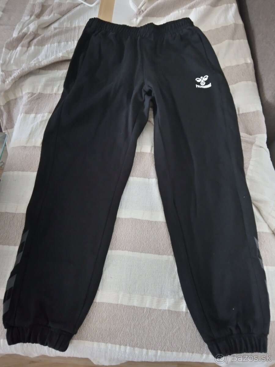 Tepláky rezervované