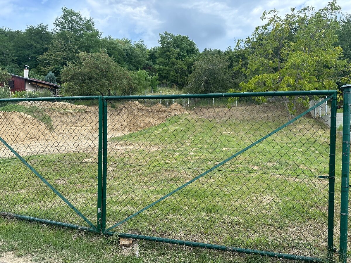 Pozemok na výstavbu rekreačného domu ,Mariánka