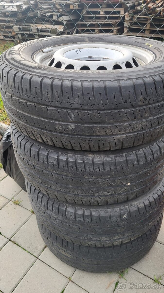 Predám zimné gumy 235/65 R16 C