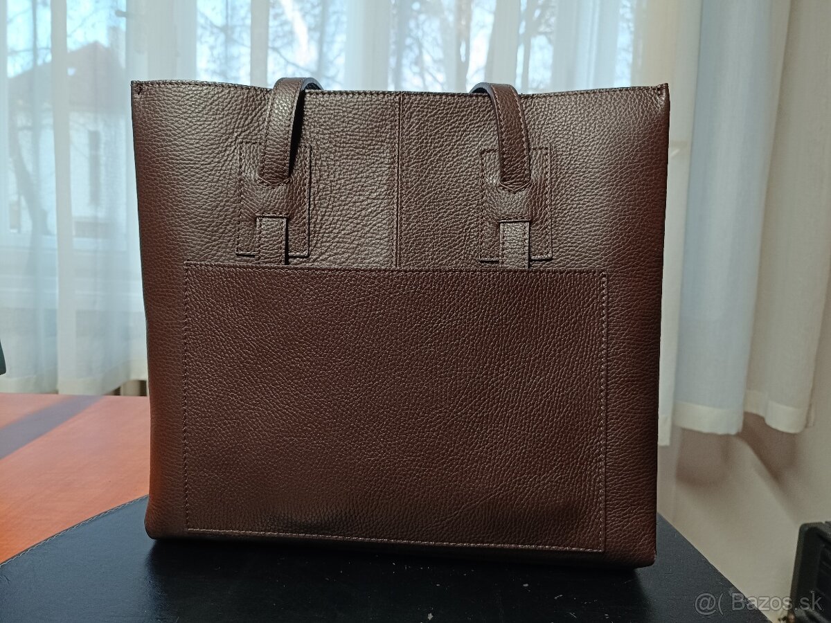 Tmavohnedá koženná kabelka