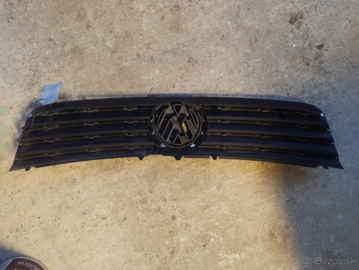 Mriežka predná maska Passat B5