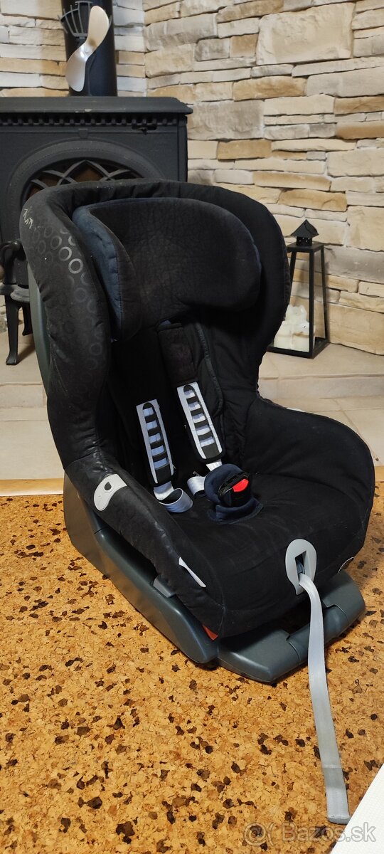 Predám autosedačku BRITAX RÖMER Safefix plus 9-18kg