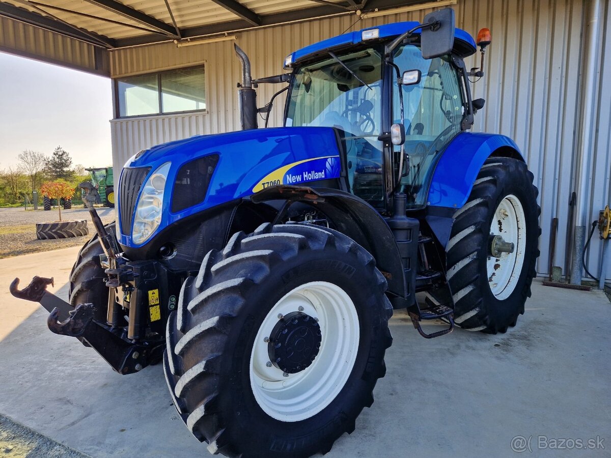New Holland T7060