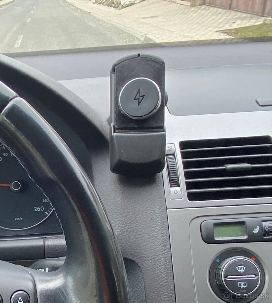 Magnetický držiak na mobil do VW (Passat, Touran, Multivan)