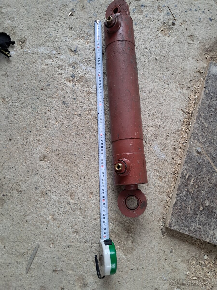 Hydraulický piest
