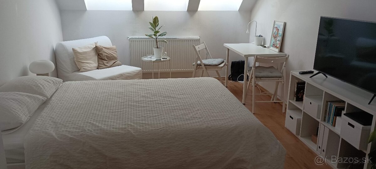 Prenájom garsónky Dobrovičova ul. centrum Staré Mesto