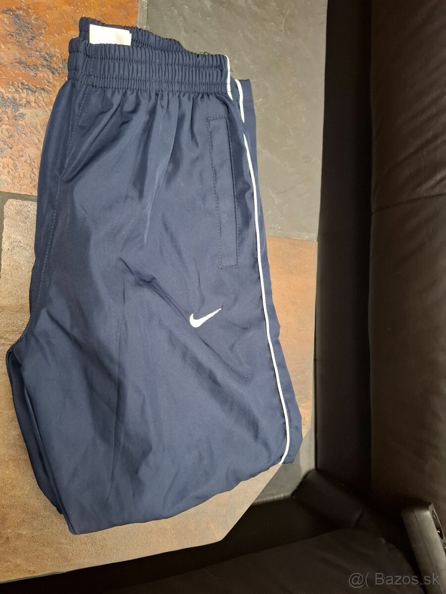 Športové tepláky a tričko