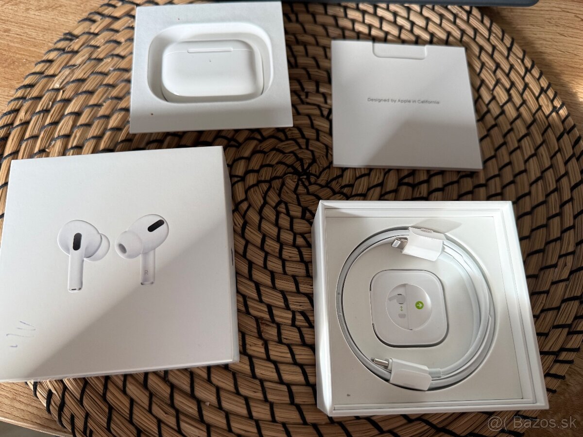 Apple AirPods Pro (1.generácia)
