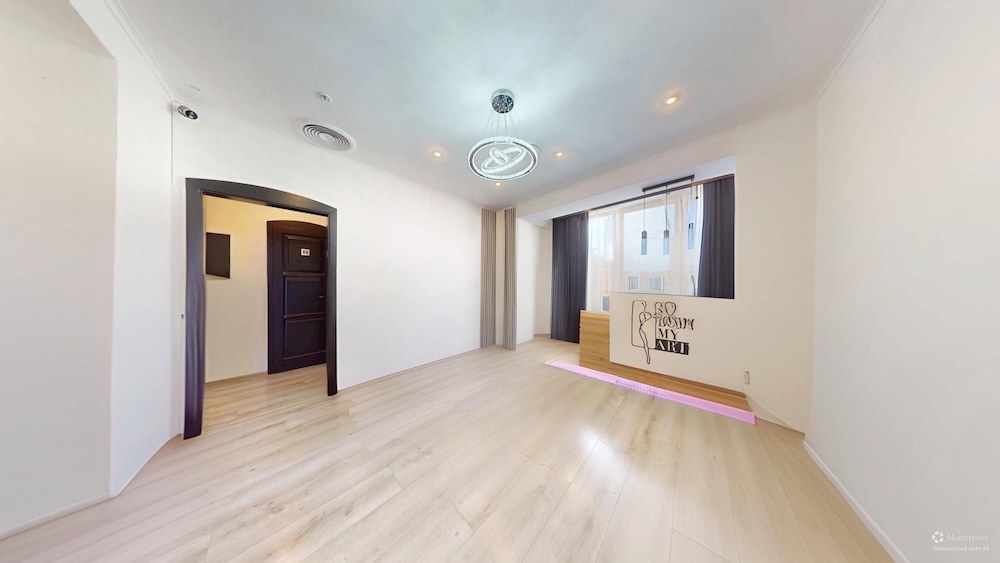 NÁDHERNÝ 3 IZBOVÝ BYT, DREVNÝ TRH, STARÉ MESTO, KOŠICE