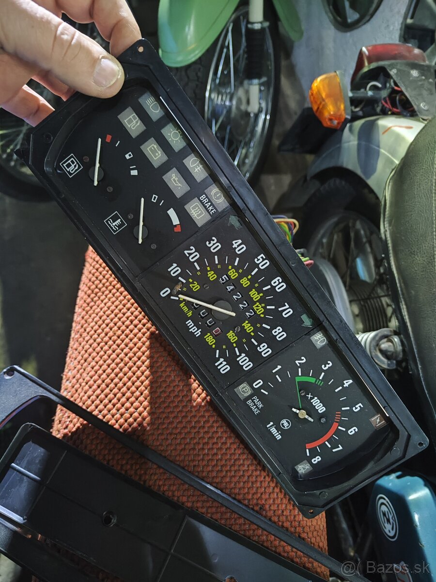 Tachometer v mílach