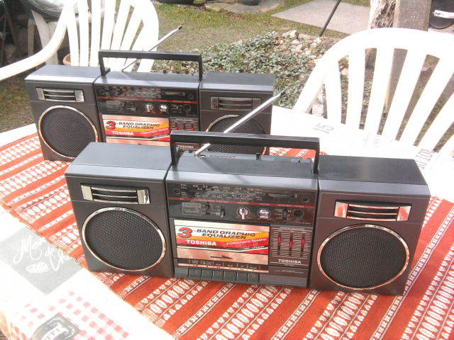 Tuzexová legenda: "TOSHIBA" RT-7125 (1985)