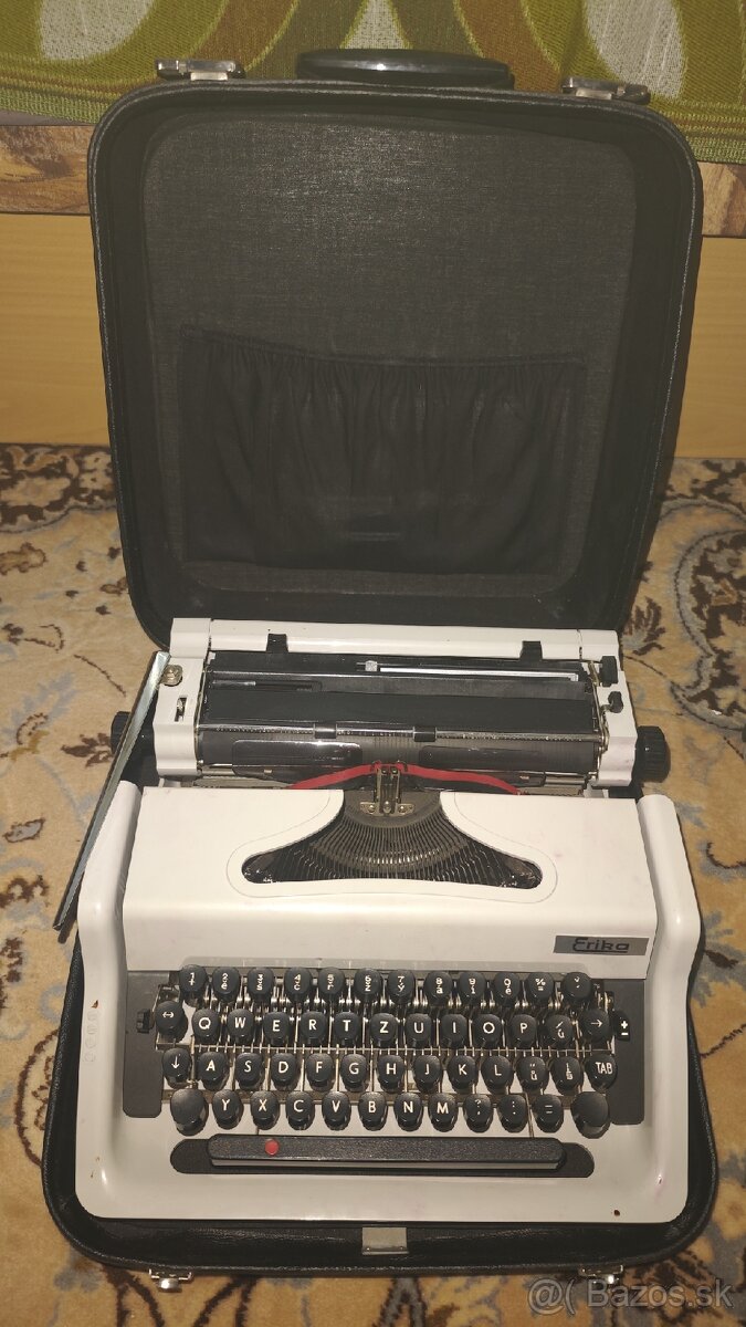 písací stroj