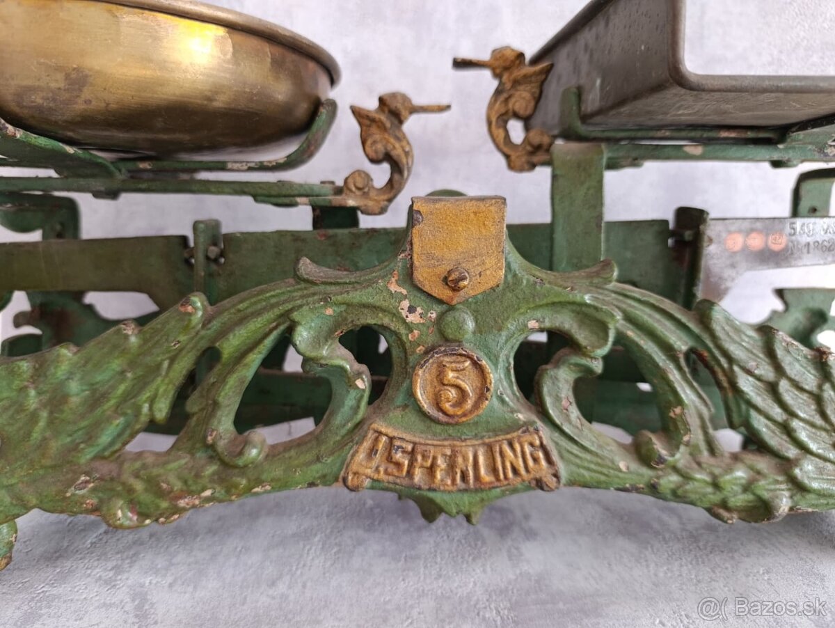 Starožitná figurální litinová váha Draci J.Sperling, 1936