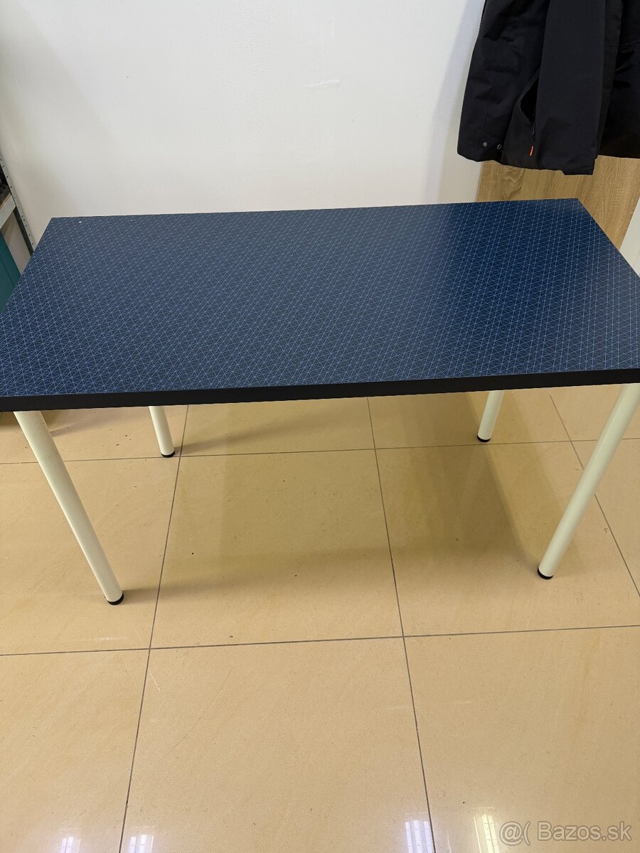 Predám 2ks pracovných stolov