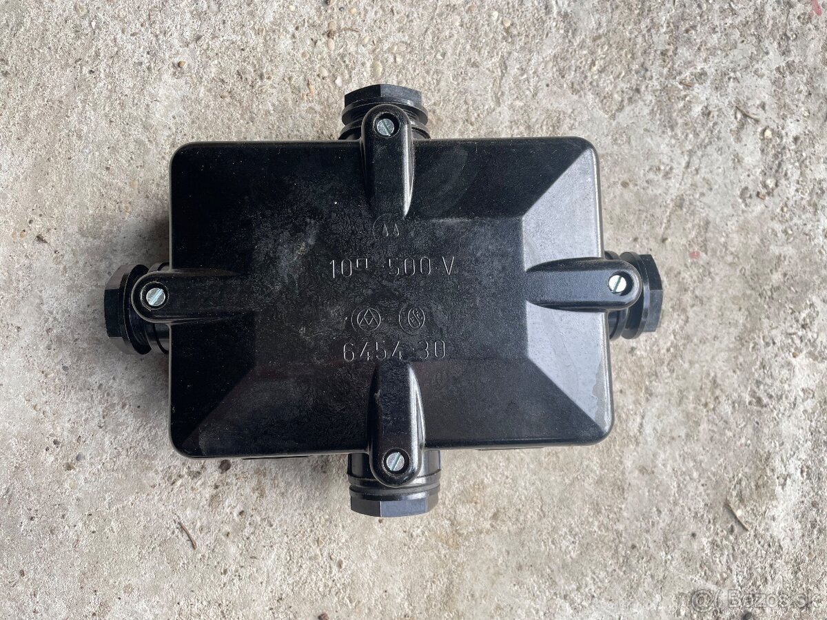 Veľké krabice acedur