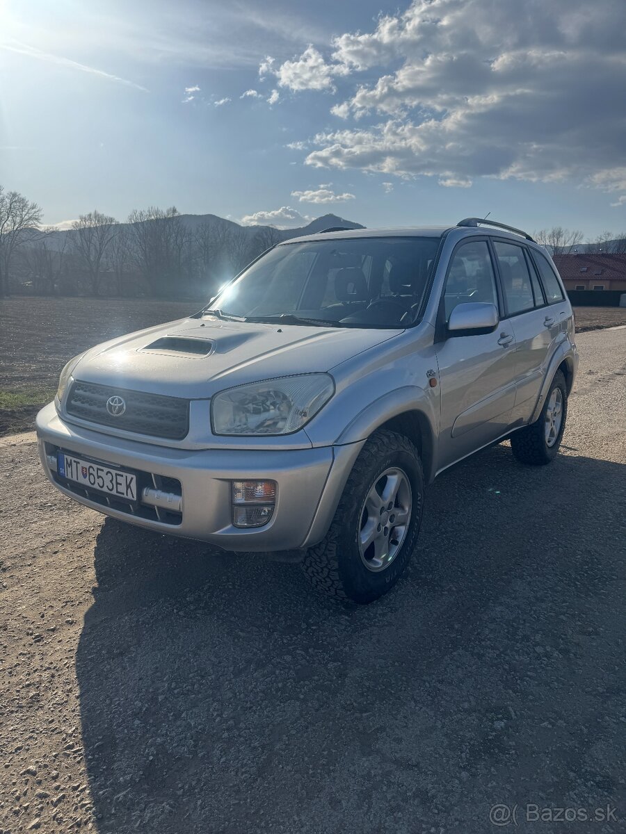 TOYOTA RAV4