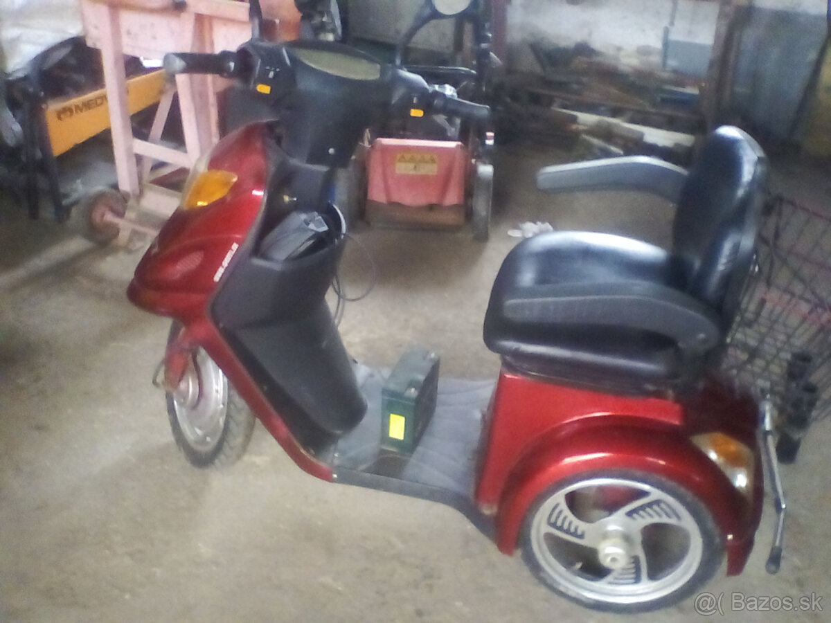 elektricka trojkolka pre seniorov
