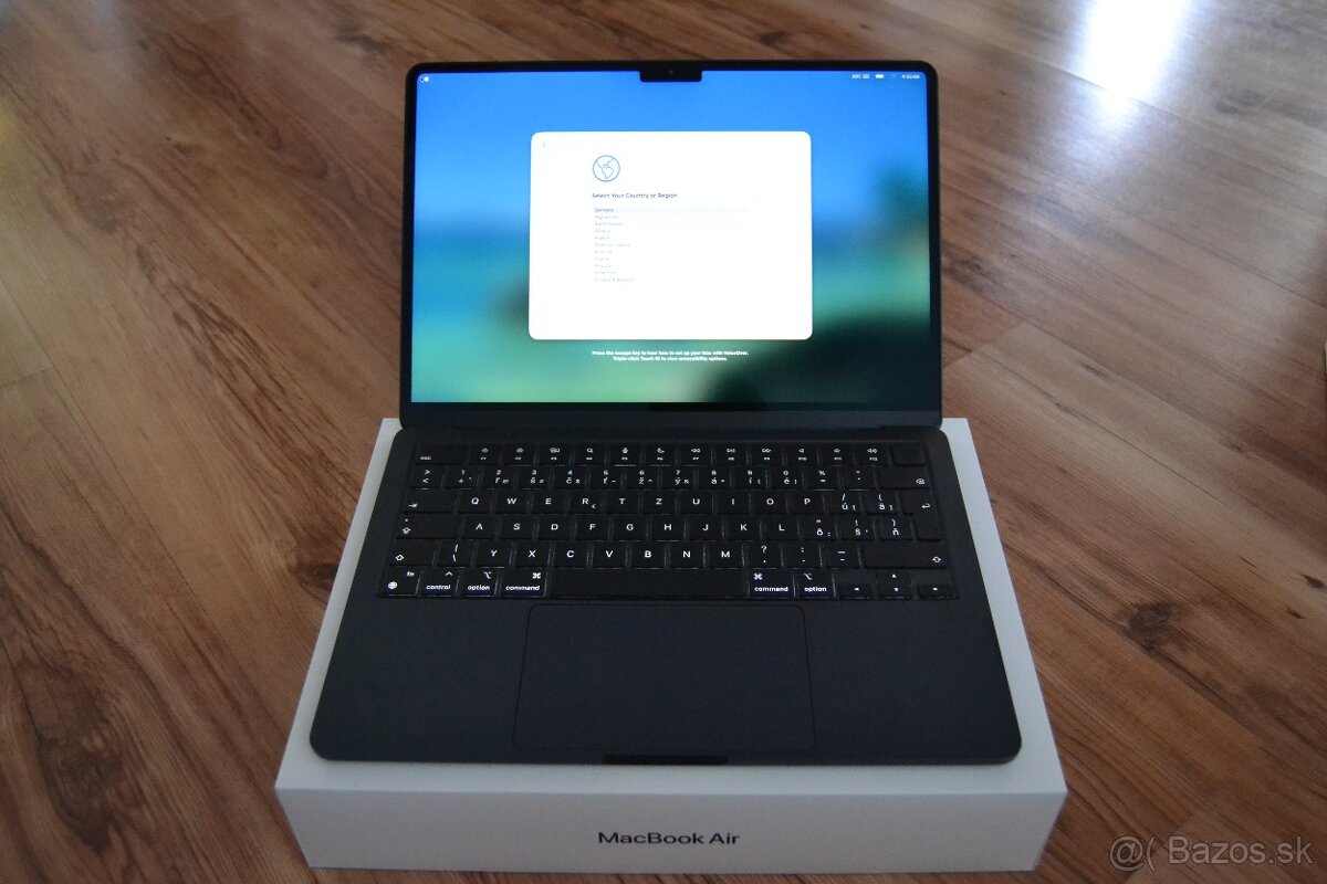 MacBook Air M2 Midnight