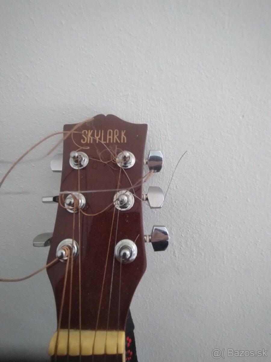 Elektroakustická kytara