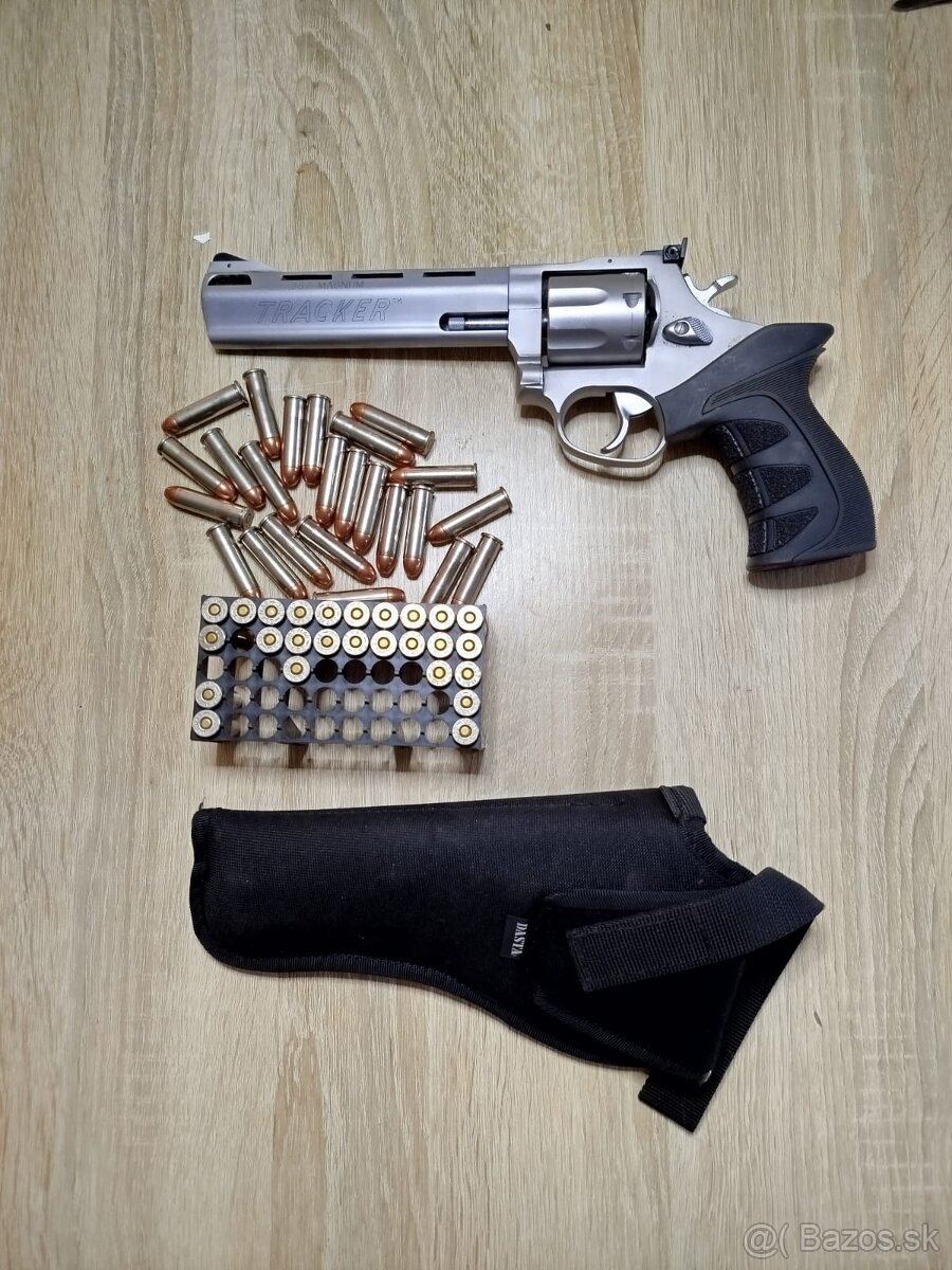 Predam revolver TAURUC -Tracker