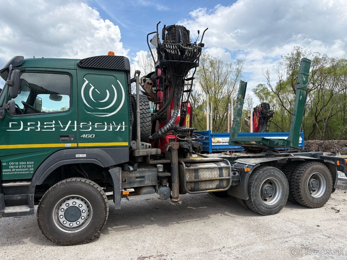 VOLVO FM 460 s prívesom a hydr. rukou Palfinger Epsilon