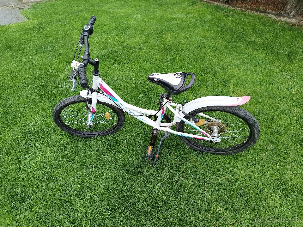 Predám detský bicykel.