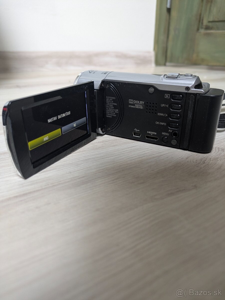 Predám kameru JVC GZ-E 100SE