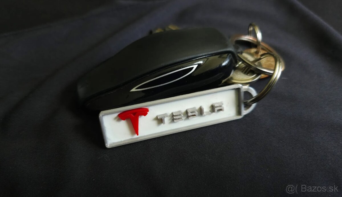 TESLA - kľúčenka