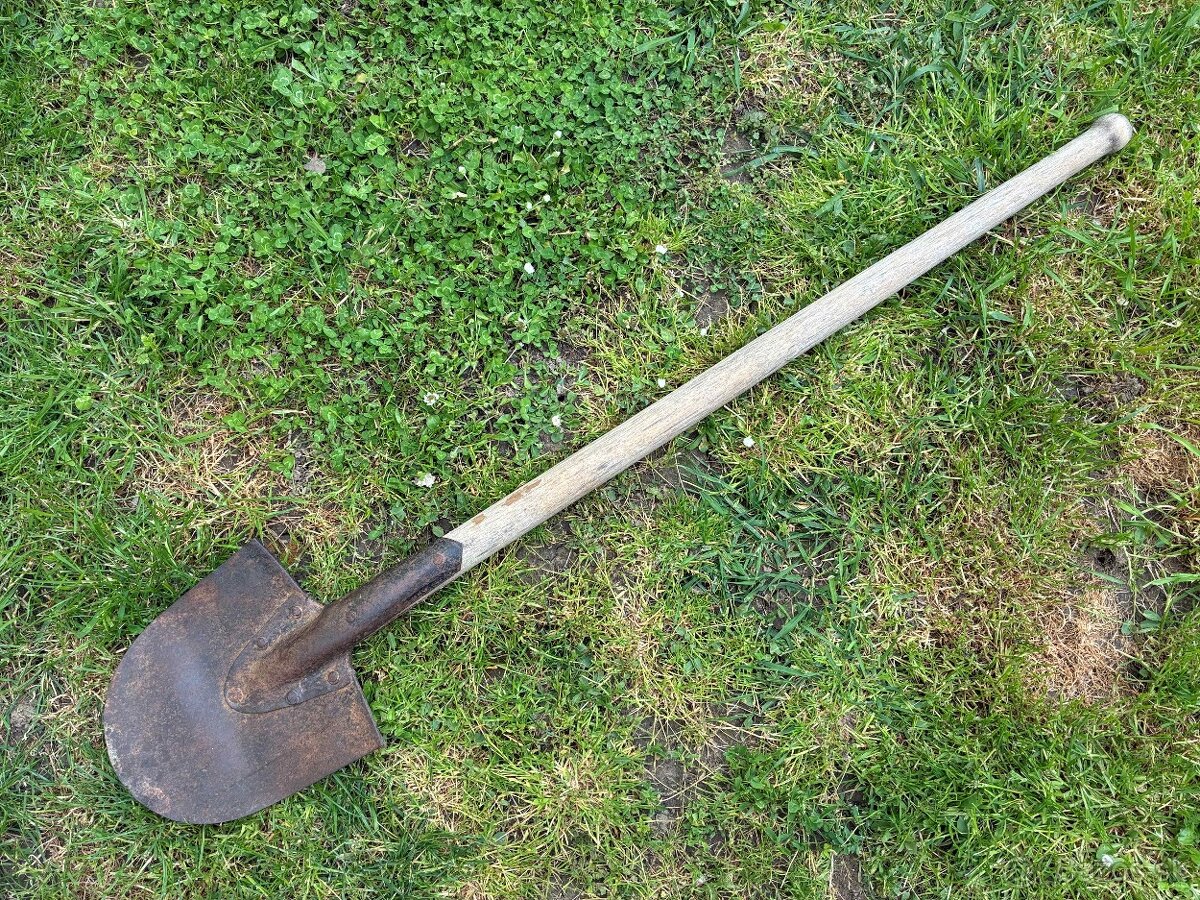 Nemecká ženistická lopata