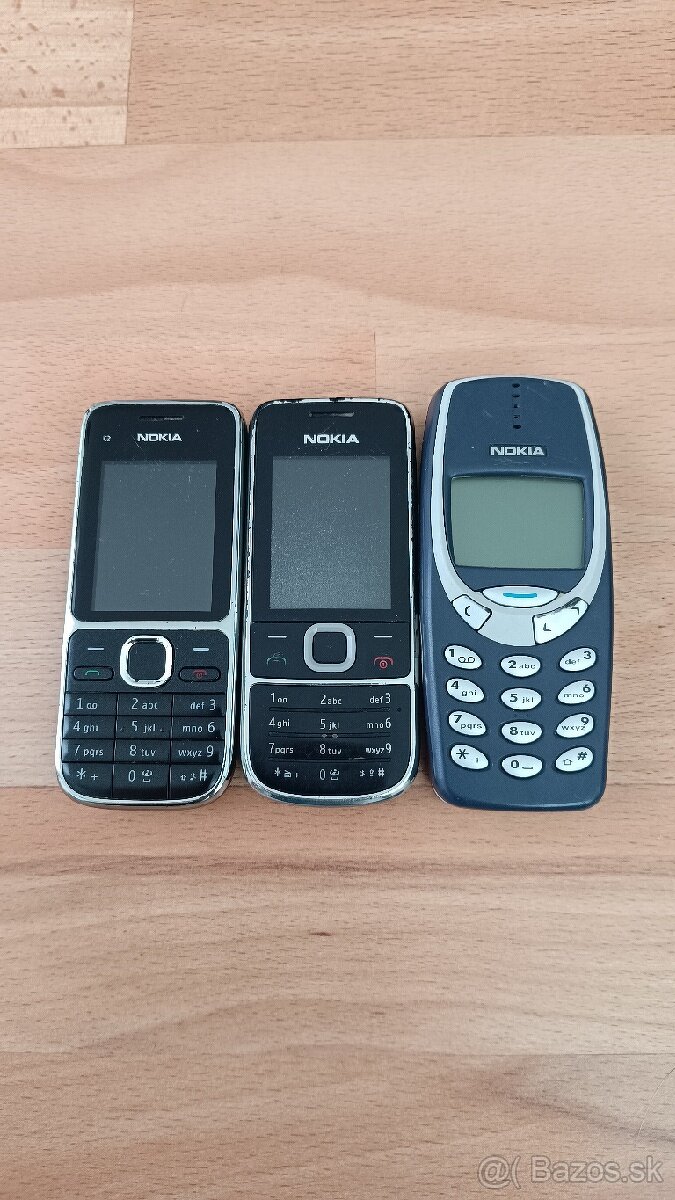 Nokia 3330 prípadne C2 + 2700c