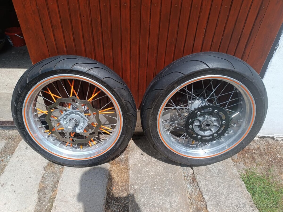 Motard kolesá KTM 2009