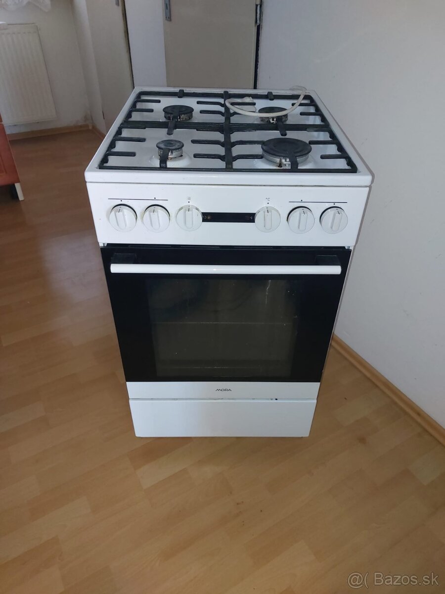 Plynový sporák s elektrickou rurou